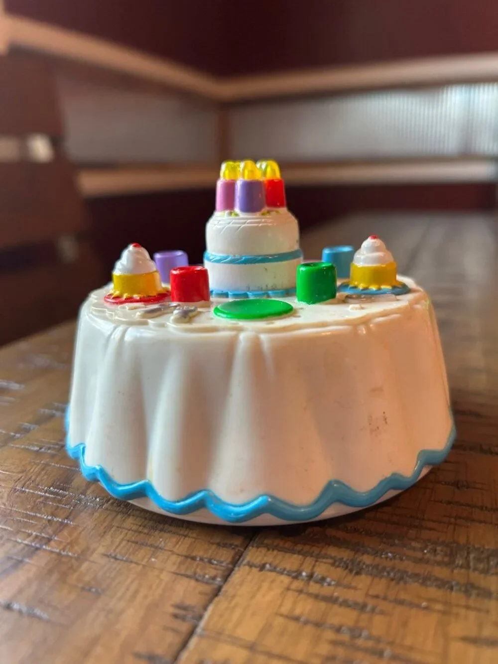 Fisher Price Little People Birthday music cake - Picture 2 of 3